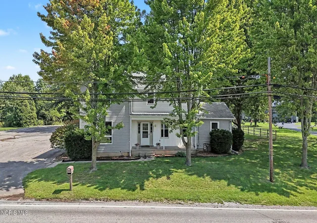 Photo 3 of Single family home for sale at 8806 Oh 64, Swanton, OH 43558 | MLS# 10012786 | Listing updated on 2026-09-03