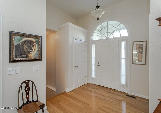 Photo 4 of Single family home for sale at 7017 Shadowridge Dr, Waterville, OH 43566 | MLS# 10012919 | Listing updated on 2026-09-13
