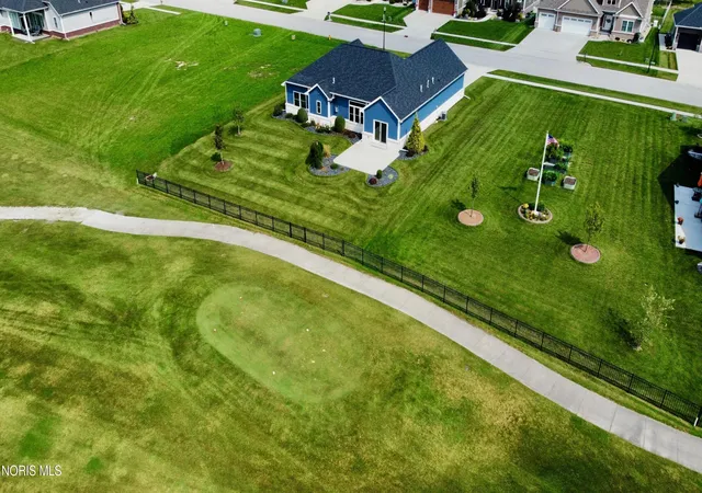 Photo 3 of Single family home for sale at 5572 Eagles Landing Dr, Oregon, OH 43616 | MLS# 10012980 | Listing updated on 2026-10-08