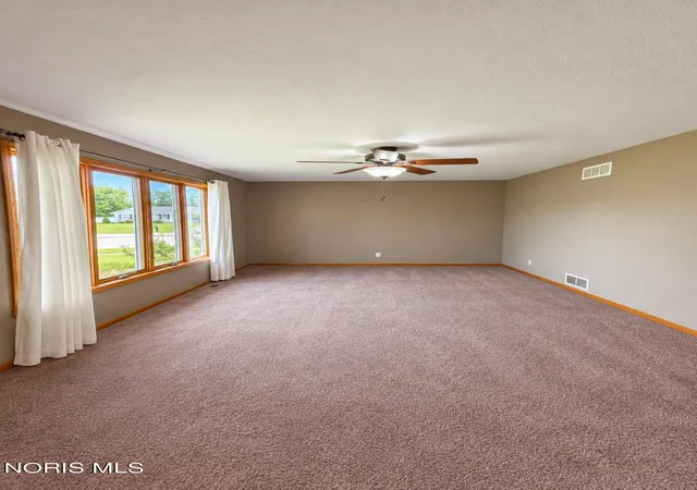Photo 4 of Single family home for sale at 434 Nevada Ln, Findlay, OH 45840 | MLS# 10012898 | Listing updated on 2026-09-21