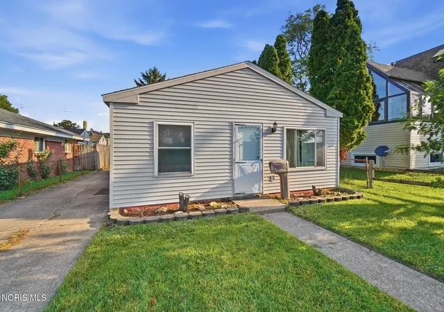 Photo 4 of Single family home for sale at 3711 145th Street, Toledo, OH 43611 | MLS# 10012903 | Listing updated on 2026-09-22