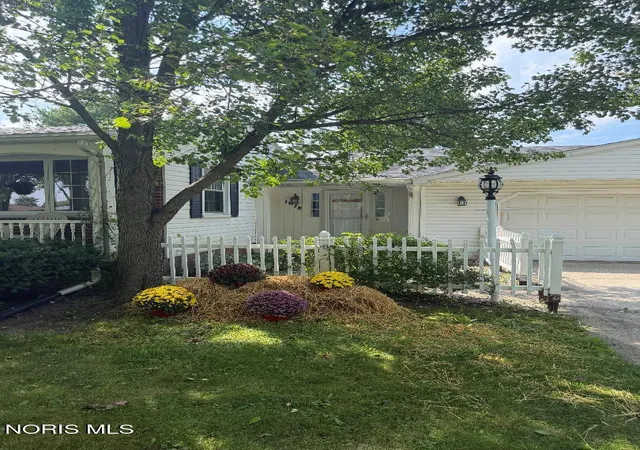 Photo 3 of Single family home for sale at 1678 Dier Rd, Curtice, OH 43412 | MLS# 10012756 | Listing updated on 2026-10-05