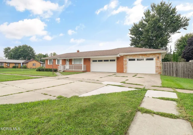 Photo 1 of Single family home for sale at 298 S Coy Rd, Oregon, OH 43616 | MLS# 10012837 | Listing updated on 2026-09-18
