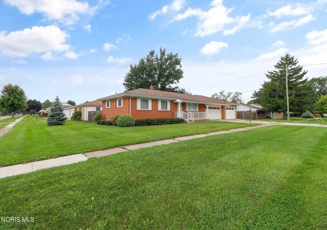 Photo 3 of Single family home for sale at 298 S Coy Rd, Oregon, OH 43616 | MLS# 10012837 | Listing updated on 2026-09-18