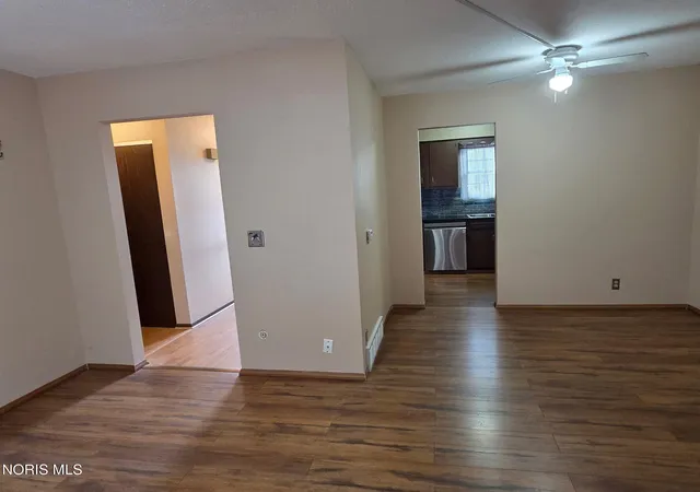 Listing Photo 4 - Condo for sale in building located at 3797 W Alexis Rd, Toledo, OH 43623