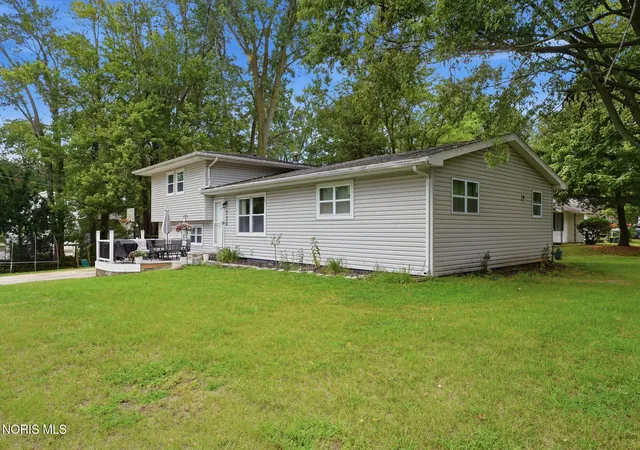 Photo 3 of Single family home for sale at 730 Coleman Ave, Bowling Green, OH 43402 | MLS# 10012758 | Listing updated on 2026-09-02