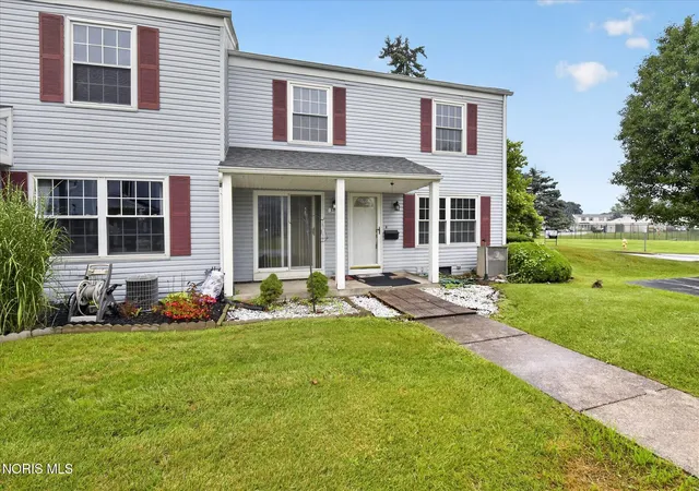 Photo 2 of Condo for sale at 3766 Lakepointe Dr, Northwood, OH 43619 | MLS# 10012757 | Listing updated on 2026-09-30