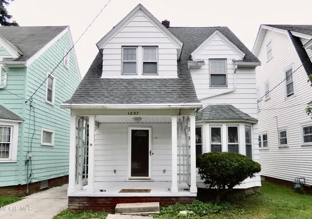 Photo 1 of Single family home for sale at 1257 Wildwood Rd, Toledo, OH 43614 | MLS# 10013601 | Listing updated on 2026-09-23