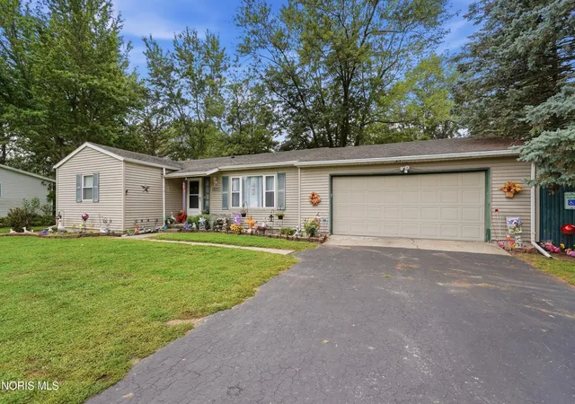 Photo 2 of Sale Pending at 18355 Brim Rd, Bowling Green, OH 43402 | MLS# 10013545 | Listing updated on 2026-09-28