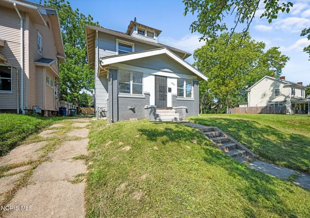 Photo 2 of Single family home for sale at 2037 Joffre Ave, Toledo, OH 43607 | MLS# 10012804 | Listing updated on 2026-09-06