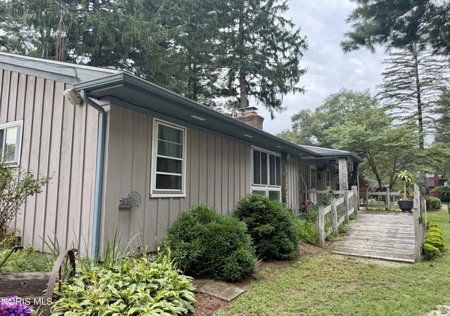 Photo 1 of Single family home for sale at 6656 County Rd 1, Swanton, OH 43558 | MLS# 10012935 | Listing updated on 2026-09-12