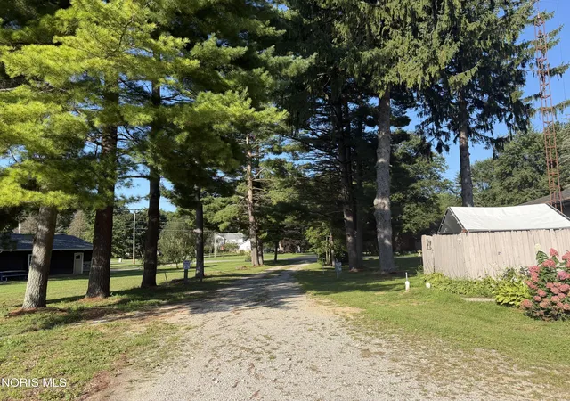 Photo 3 of Single family home for sale at 6656 County Rd 1, Swanton, OH 43558 | MLS# 10012935 | Listing updated on 2026-09-12