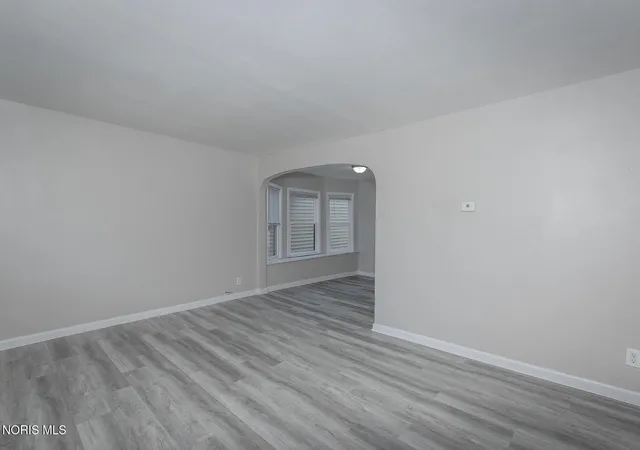 Listing Photo 3 - Condo for sale in building located at 1219 Idaho St, Toledo, OH 43605