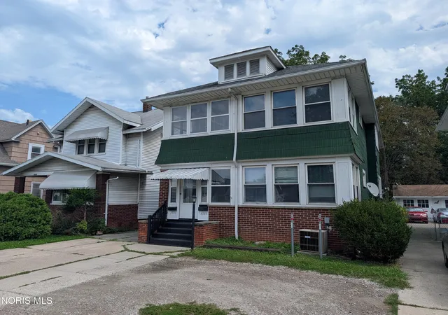 Photo 2 of Multi family home for sale at 4544 Lewis Ave, Toledo, OH 43612 | MLS# 10012813 | Listing updated on 2026-09-11