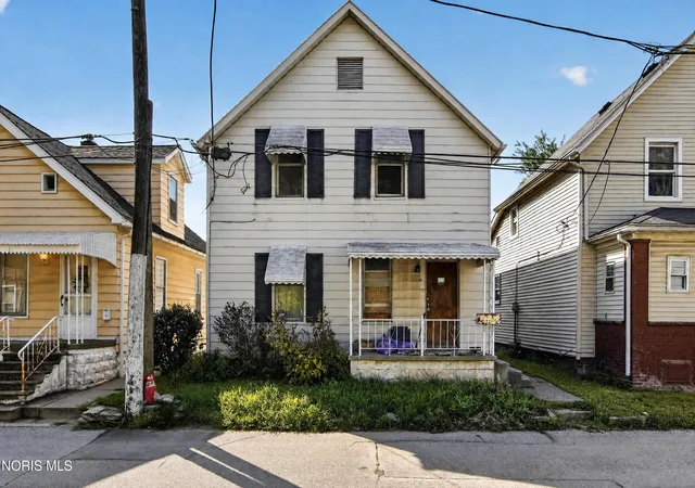 Photo 2 of Single family home for sale at 40 Magyar St, Toledo, OH 43605 | MLS# 10012832 | Listing updated on 2026-09-10