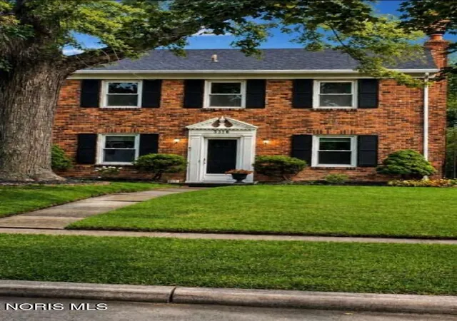 Photo 1 of Single family home for sale at 3316 Grimsby Pl, Ottawa Hills, OH 43606 | MLS# 10012847 | Listing updated on 2026-09-03