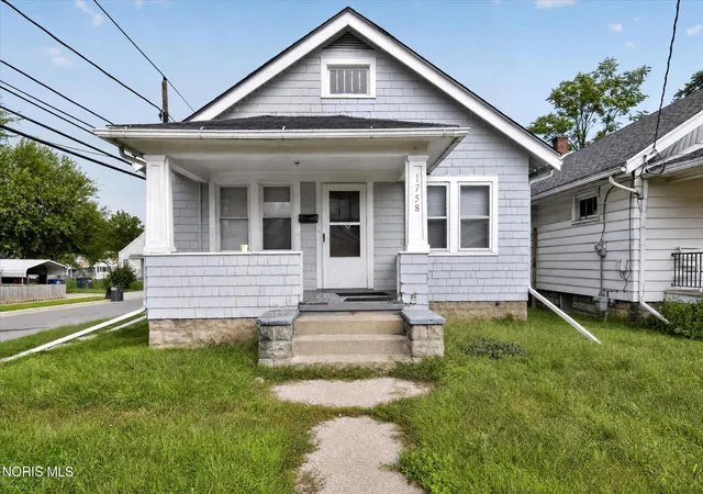 Photo 2 of Single family home for sale at 1758 Loxley Rd, Toledo, OH 43613 | MLS# 10012825 | Listing updated on 2026-09-14