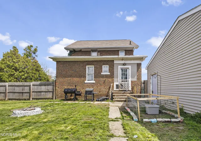 Photo 18 of Single family home for sale at 121 Bacon St, Rossford, OH 43460 | MLS# 10012864 | Listing updated on 2026-10-09