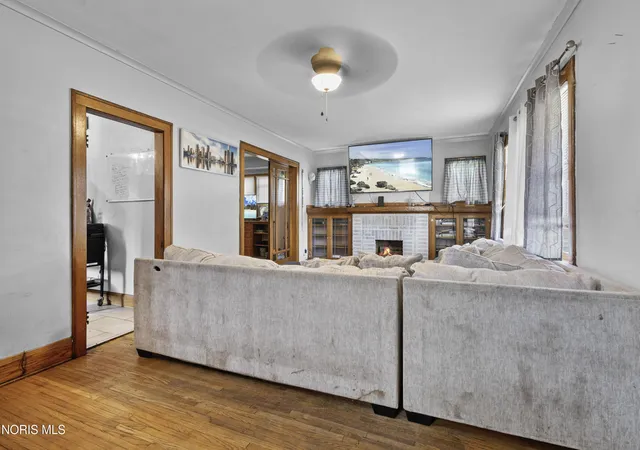 Photo 4 of Single family home for sale at 121 Bacon St, Rossford, OH 43460 | MLS# 10012864 | Listing updated on 2026-10-09