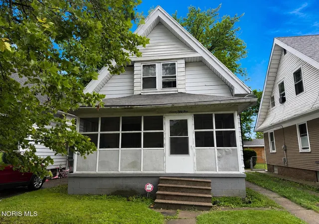 Photo 1 of Single family home for sale at 755 Dearborn Ave, Toledo, OH 43605 | MLS# 10012904 | Listing updated on 2026-09-03