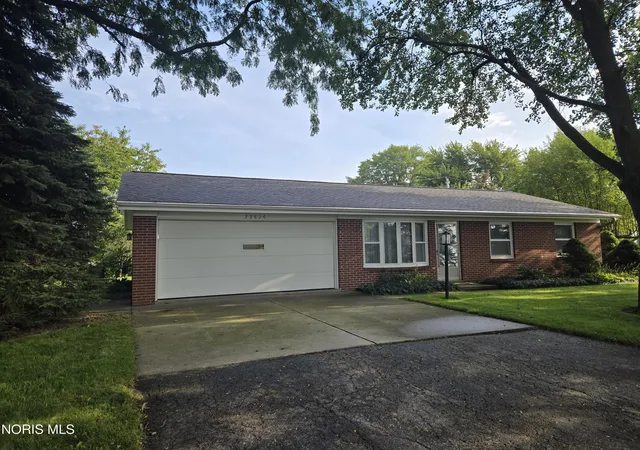 Photo 1 of Single family home for sale at 22826 Burlington Gdns St, Archbold, OH 43502 | MLS# 10012839 | Listing updated on 2026-09-02