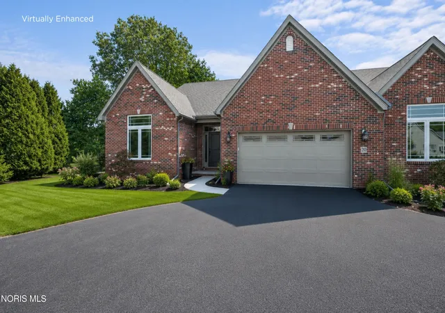 Listing Photo 4 - Condo for sale in building located at 20 Shenandoah Cir, Sylvania, OH 43560