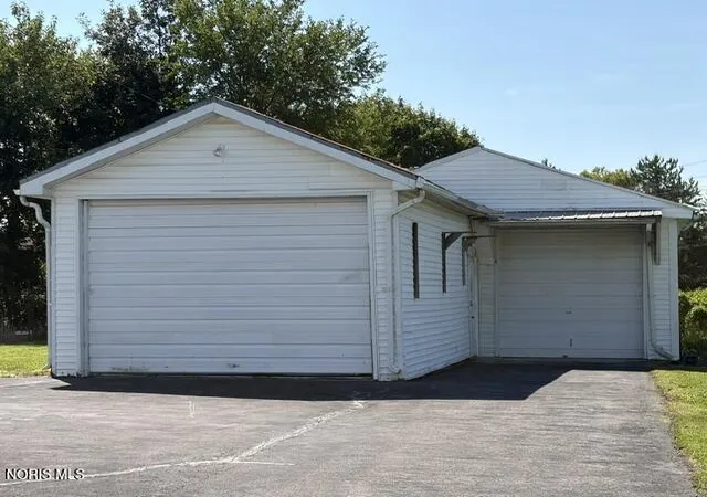 Photo 3 of Single family home for sale at 222 Bertha Ave, Clyde, OH 43410 | MLS# 10013407 | Listing updated on 2026-10-09