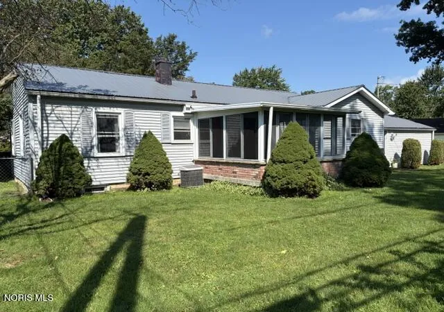 Photo 2 of Single family home for sale at 34 Riverlea Park, Tiffin, OH 44883 | MLS# 10013164 | Listing updated on 2026-09-15