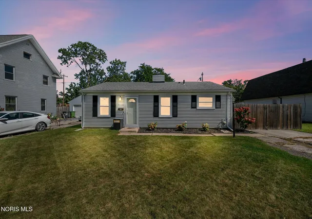 Photo 1 of Single family home for sale at 1118 Scott St, Maumee, OH 43537 | MLS# 10012913 | Listing updated on 2026-09-18