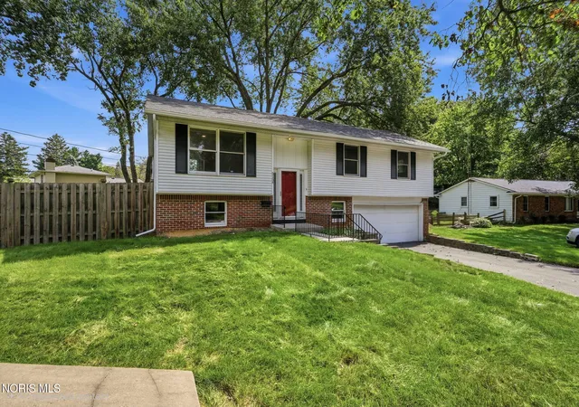 Photo 2 of Single family home for sale at 5154 Franciscan Blvd, Sylvania, OH 43560 | MLS# 10013630 | Listing updated on 2026-10-05