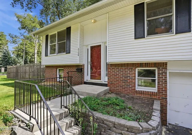 Photo 3 of Single family home for sale at 5154 Franciscan Blvd, Sylvania, OH 43560 | MLS# 10013630 | Listing updated on 2026-10-05