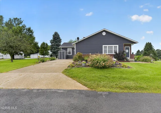 Photo 4 of Single family home for sale at 11085 County Rd P, Napoleon, OH 43545 | MLS# 10012810 | Listing updated on 2026-10-04