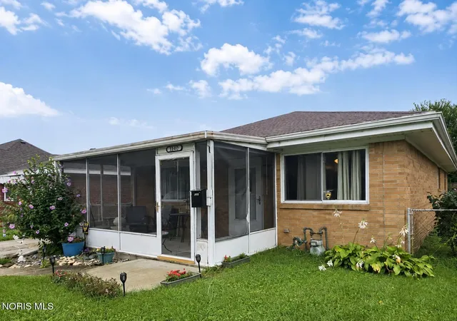 Photo 1 of Sale Pending at 1833 Welker Ave, Toledo, OH 43613 | MLS# 10013030 | Listing updated on 2026-09-28