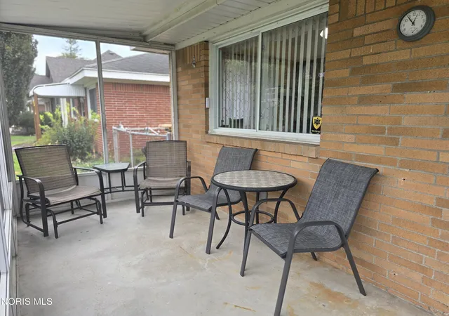 Photo 3 of Sale Pending at 1833 Welker Ave, Toledo, OH 43613 | MLS# 10013030 | Listing updated on 2026-09-28