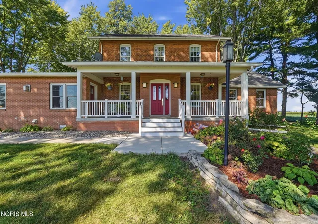 Photo 2 of Single family home for sale at 14921 Silverwood Rd, Pemberville, OH 43450 | MLS# 10012838 | Listing updated on 2026-10-06