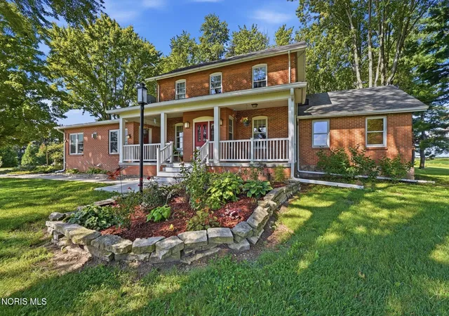 Photo 3 of Single family home for sale at 14921 Silverwood Rd, Pemberville, OH 43450 | MLS# 10012838 | Listing updated on 2026-10-06