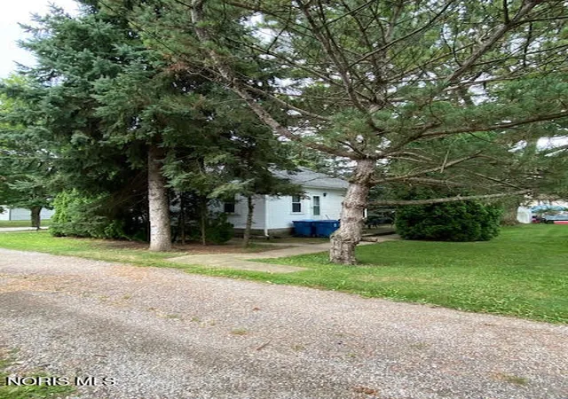 Photo 3 of Sale Pending at 1308 Alger St, Fremont, OH 43420 | MLS# 10012819 | Listing updated on 2026-10-03