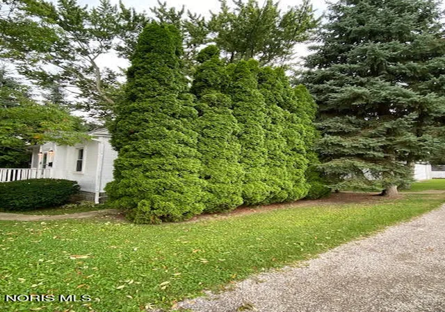Photo 4 of Sale Pending at 1308 Alger St, Fremont, OH 43420 | MLS# 10012819 | Listing updated on 2026-10-03