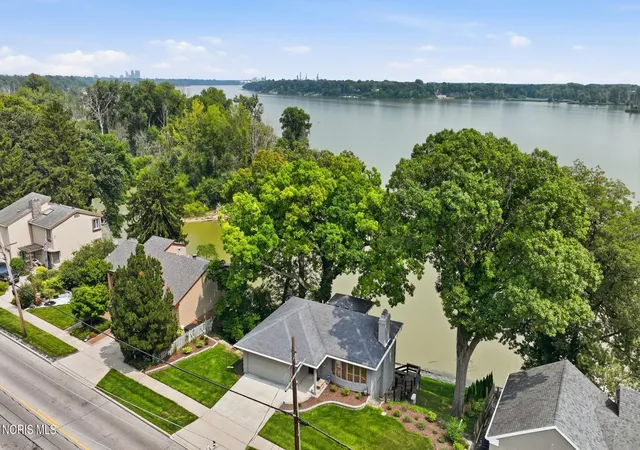 Photo 3 of Single family home for sale at 3517 River Rd, Toledo, OH 43614 | MLS# 10012821 | Listing updated on 2026-09-20