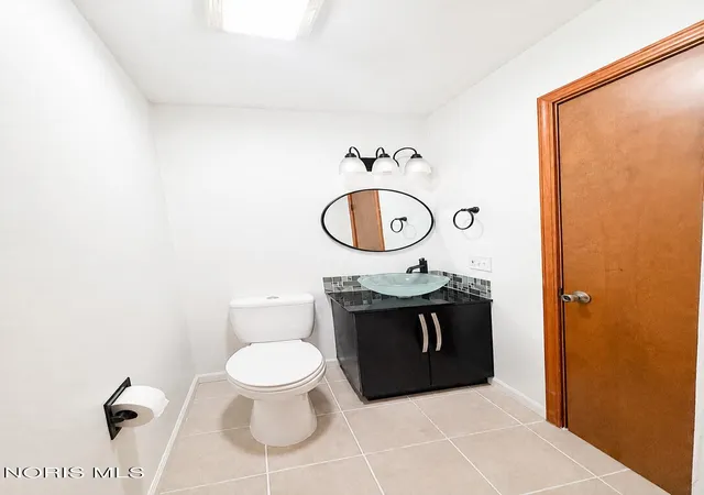 Listing Photo 5 - Condo for sale in building located at 5713 Tibaron Ln, Toledo, OH 43615 - Unit #104