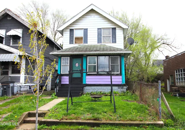 Photo 1 of Single family home for sale at 438 2nd Street, Toledo, OH 43605 | MLS# 10012816 | Listing updated on 2026-09-01