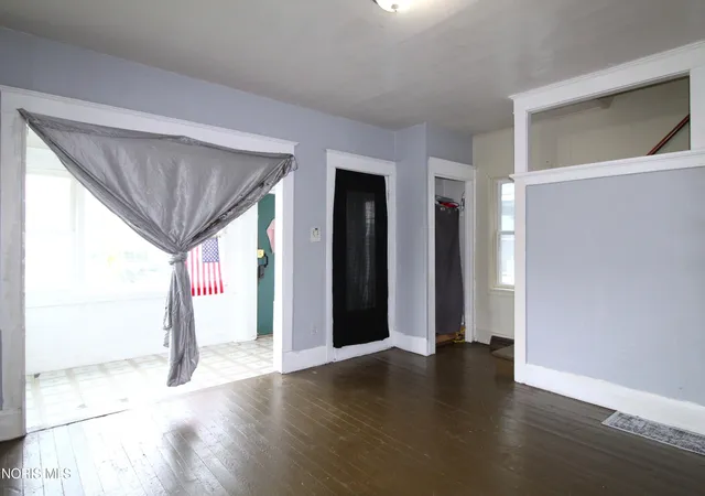 Photo 2 of Single family home for sale at 438 2nd Street, Toledo, OH 43605 | MLS# 10012816 | Listing updated on 2026-09-01