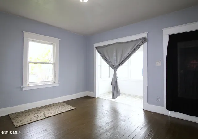 Photo 3 of Single family home for sale at 438 2nd Street, Toledo, OH 43605 | MLS# 10012816 | Listing updated on 2026-09-01