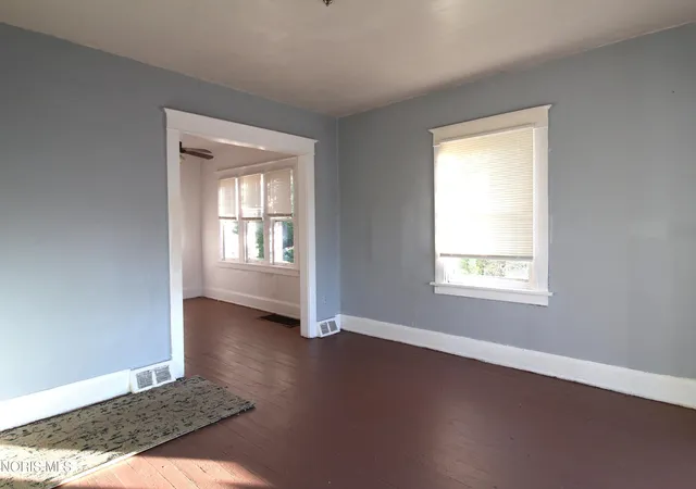 Photo 4 of Single family home for sale at 438 2nd Street, Toledo, OH 43605 | MLS# 10012816 | Listing updated on 2026-09-01