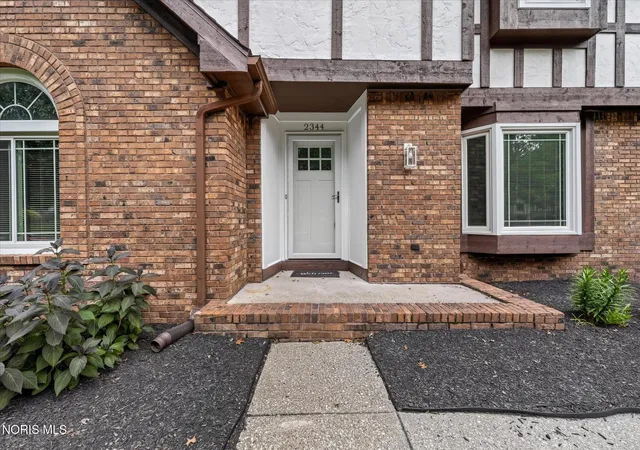 Photo 4 of Single family home for sale at 2344 Chancery Rd, Toledo, OH 43617 | MLS# 10012901 | Listing updated on 2026-10-21