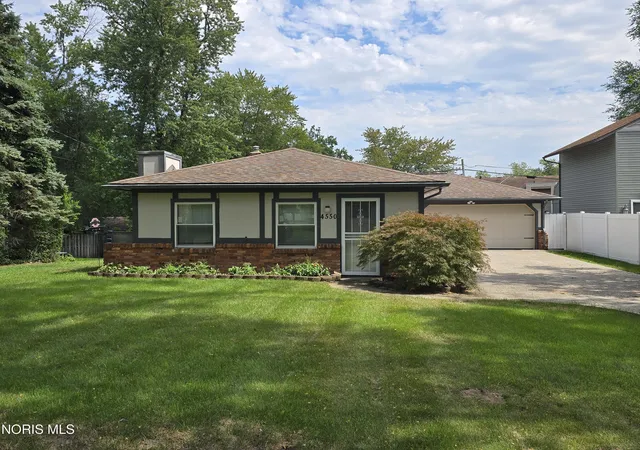 Photo 2 of Single family home for sale at 4550 Sadalia Rd, Toledo, OH 43623 | MLS# 10012823 | Listing updated on 2026-09-15