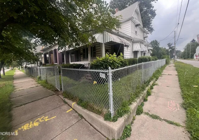 Photo 2 of House for sale at 1102 Palmwood Ave, Toledo, OH 43607 | MLS# 10013336 | Listing updated on 2026-09-12