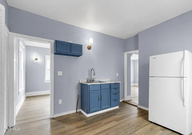 Photo 3 of Single family home for sale at 2368 Hollywood Ave, Toledo, OH 43620 | MLS# 10013046 | Listing updated on 2026-09-07