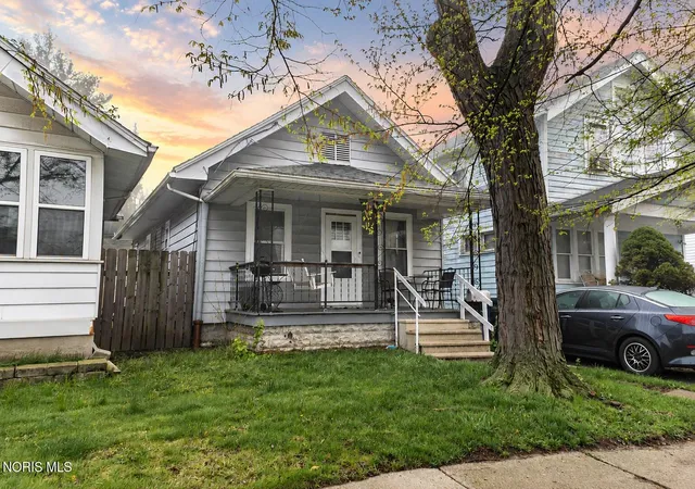Photo 1 of Single family home for sale at 1810 Brussels St, Toledo, OH 43613 | MLS# 10012963 | Listing updated on 2026-09-04