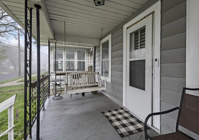 Photo 3 of Single family home for sale at 1810 Brussels St, Toledo, OH 43613 | MLS# 10012963 | Listing updated on 2026-09-04